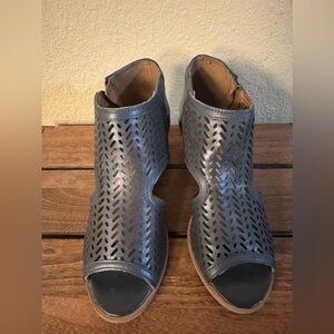 Coldwater Creek Hayden Leather Sandals by Walk With Me Blue Womens Size 6.5 NWOB